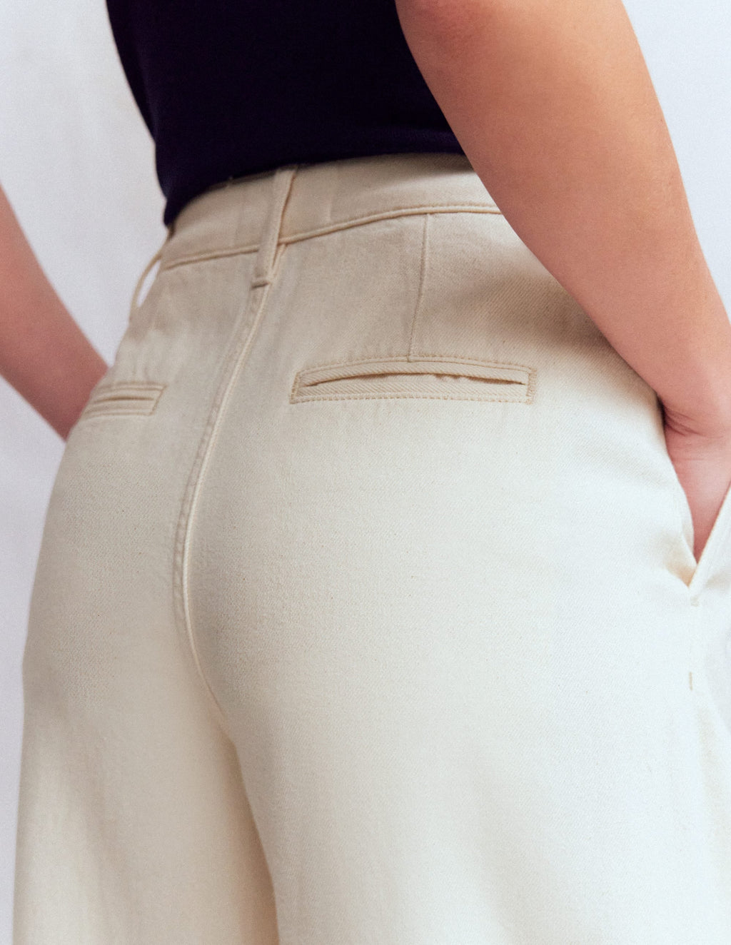 Pleated Wide Leg Jeans-Ecru