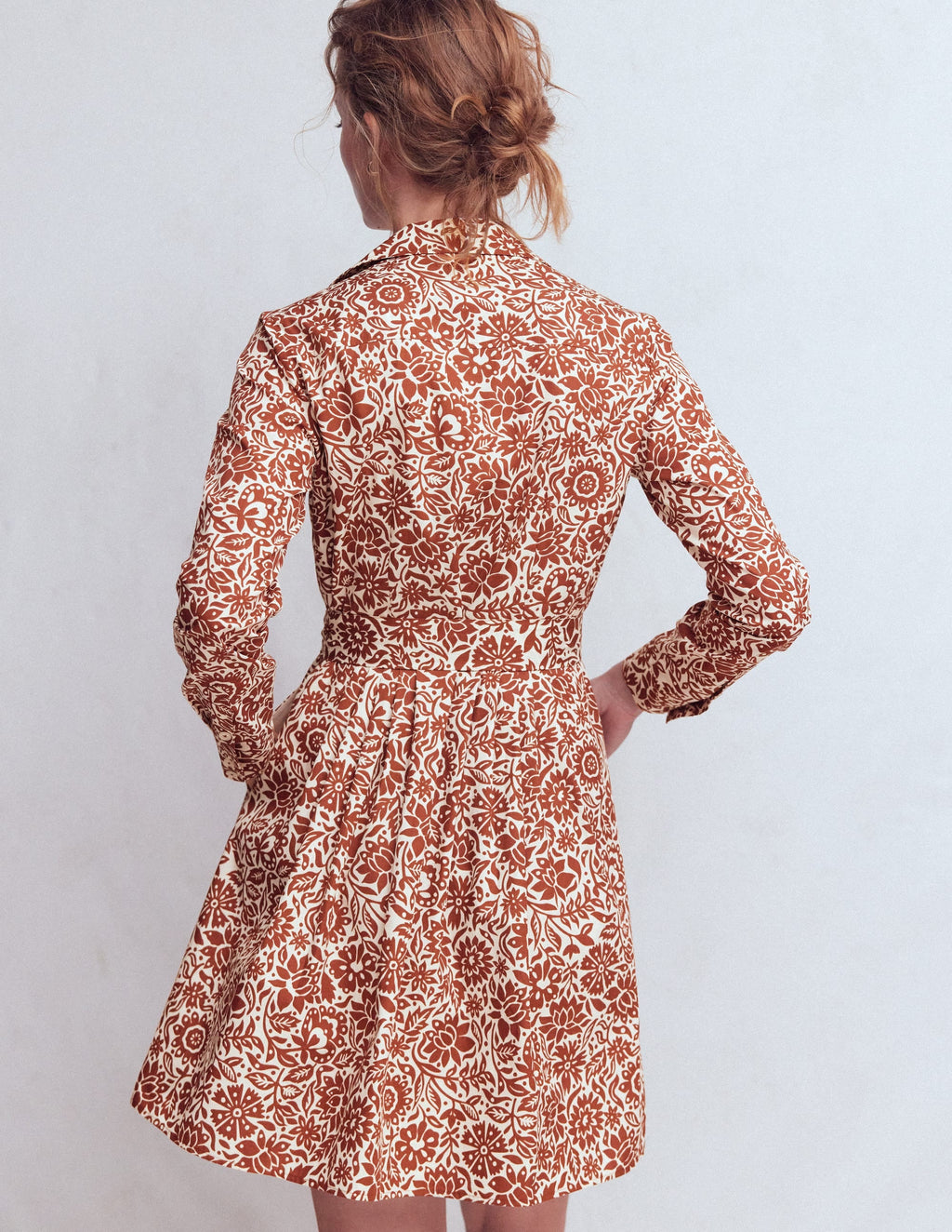 Alexa Long Sleeve Short Dress-Brown, Meadow Scatter